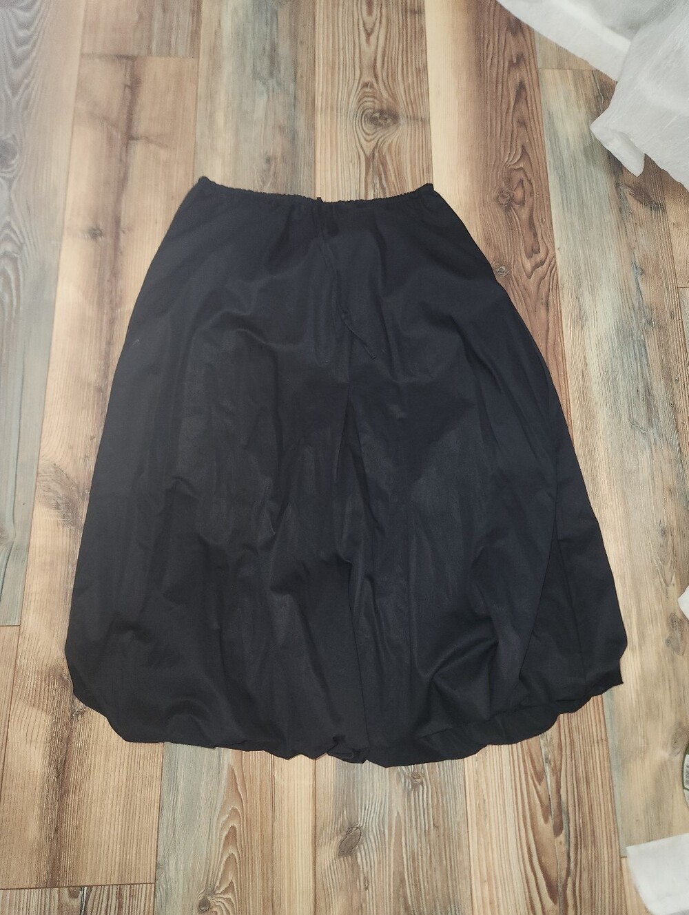 Zara Classic Black Women’s Bubble Skirt Siz LARGE